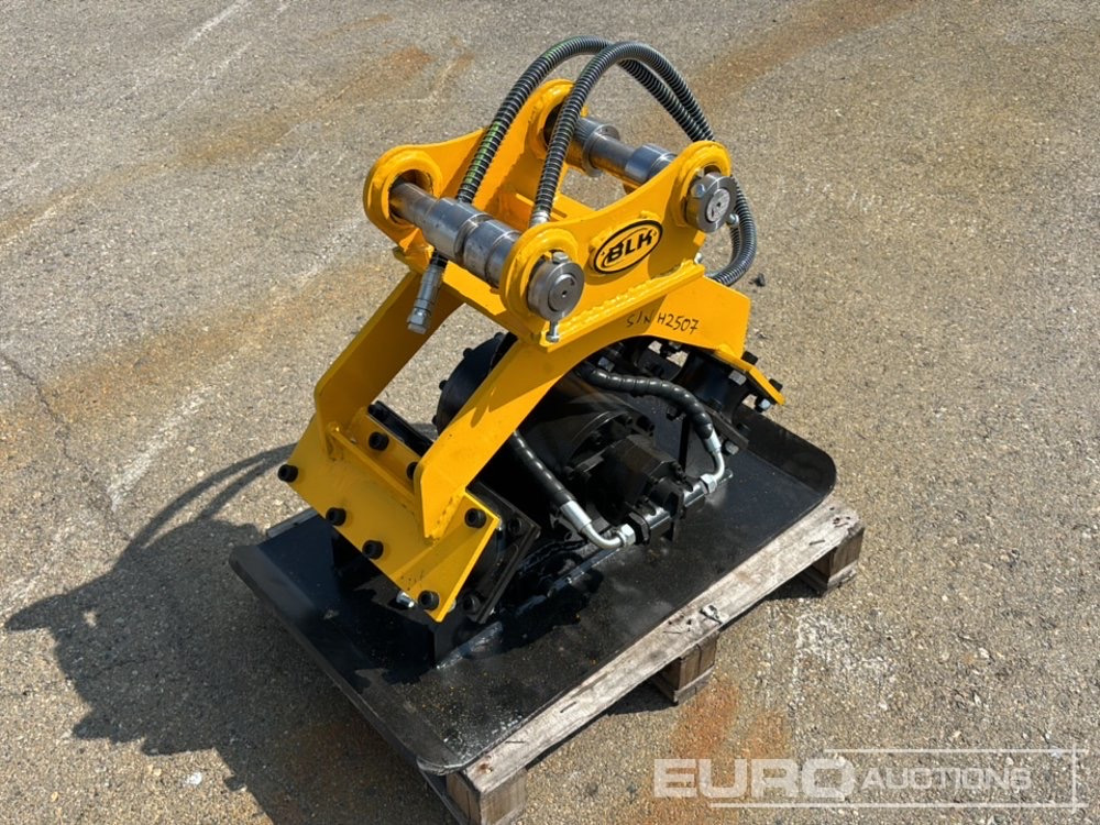 Unused 2025 BLK 04 - Hydraulic hammer: picture 5 Unused 2025 BLK 04 - Hydraulic hammer: picture 5
