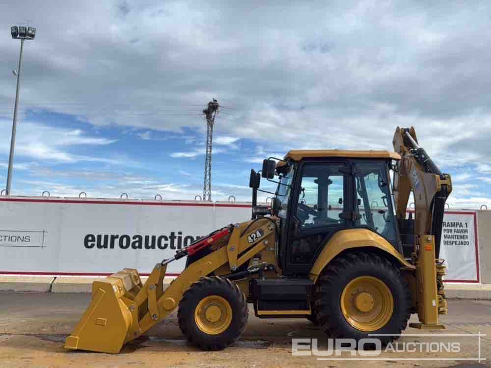 Unused 2025 CAT 424 - Backhoe loader: picture 2 Unused 2025 CAT 424 - Backhoe loader: picture 2