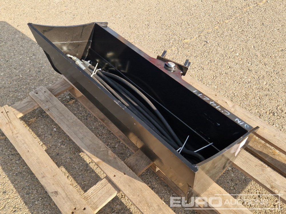 Unused 2025 Captok 32" Tilt Ditching Bucket to suit 1-3 Ton Mini Excavator / Cangión para Mini Excavadora de 1-3 Toneladas - Bucket: picture 5 Unused 2025 Captok 32" Tilt Ditching Bucket to suit 1-3 Ton Mini Excavator / Cangión para Mini Excavadora de 1-3 Toneladas - Bucket: picture 5