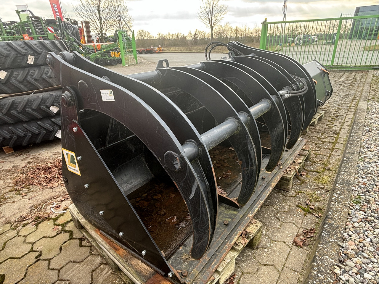 Bressel und Lade Entsorgungsschaufel JCB - Front loader for tractor: picture 4 Bressel und Lade Entsorgungsschaufel JCB - Front loader for tractor: picture 4