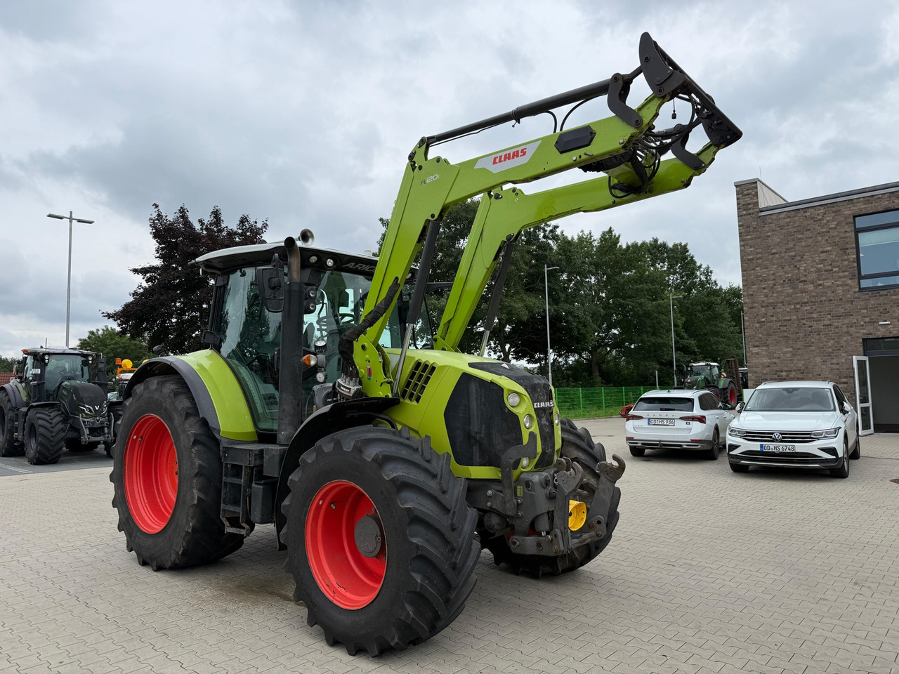 Claas Arion 650 C-Matic - Farm tractor: picture 1 Claas Arion 650 C-Matic - Farm tractor: picture 1