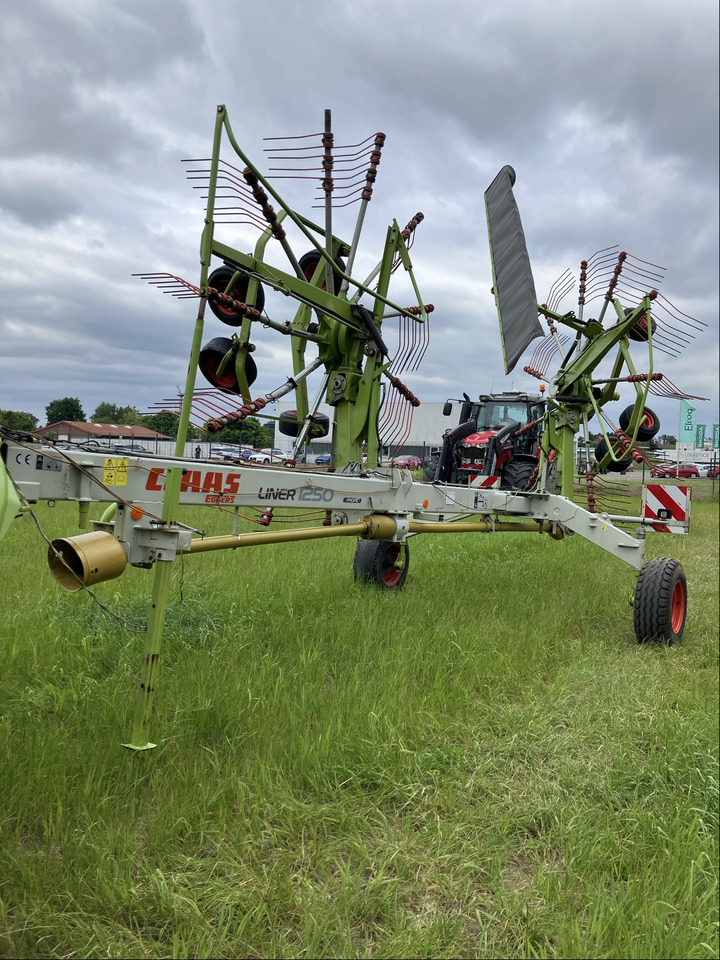 Claas Liner 1250 Profil - Tedder/ Rake: picture 5 Claas Liner 1250 Profil - Tedder/ Rake: picture 5