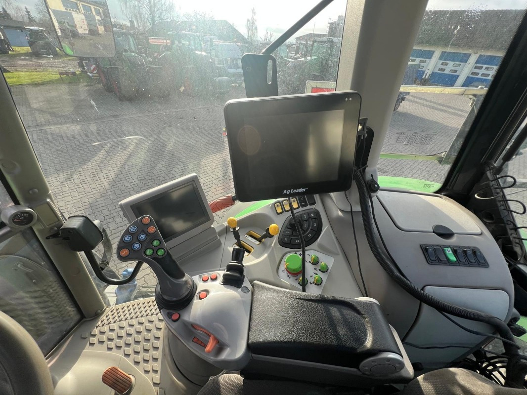 Deutz-Fahr 6210 TTV Serie - Farm tractor: picture 4 Deutz-Fahr 6210 TTV Serie - Farm tractor: picture 4