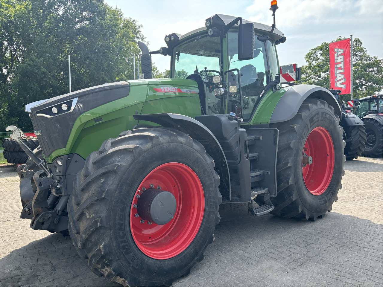 Fendt 1050 Vario Gen3 Profi Setting2 - Farm tractor: picture 1 Fendt 1050 Vario Gen3 Profi Setting2 - Farm tractor: picture 1
