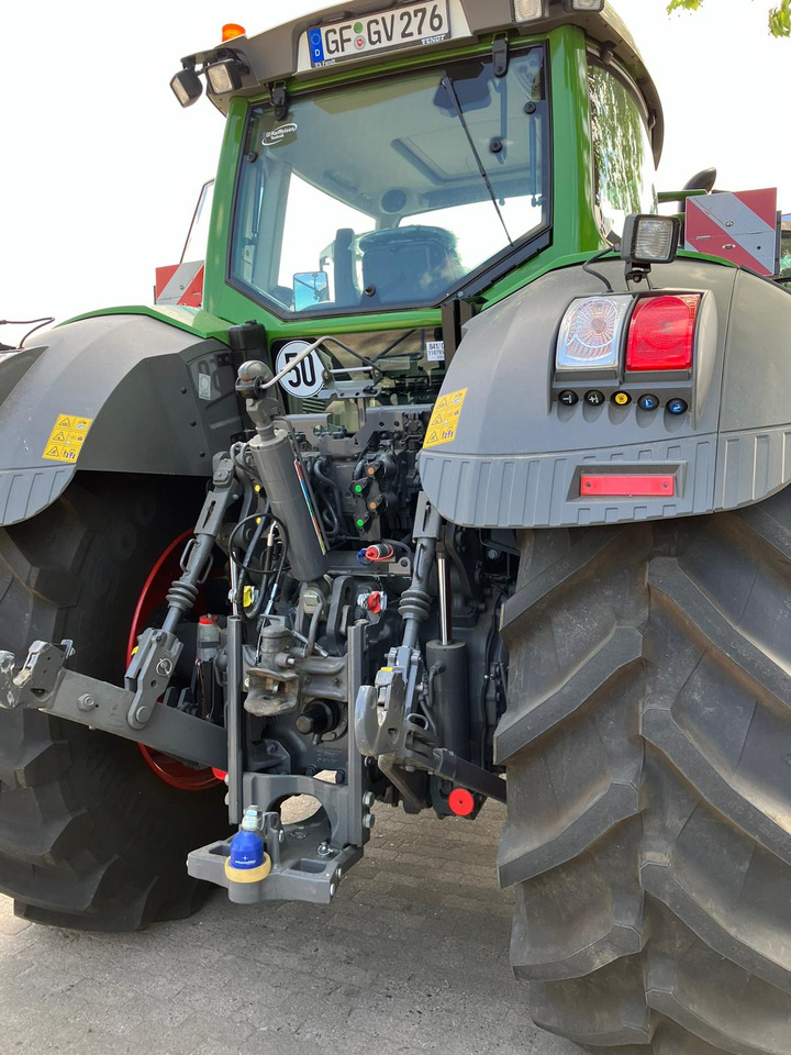 Fendt 826 Vario S4 ProfiPlus - Farm tractor: picture 3 Fendt 826 Vario S4 ProfiPlus - Farm tractor: picture 3