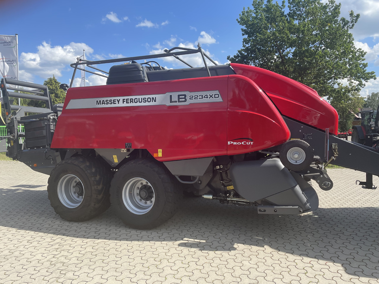 Massey Ferguson 2234 XDTC EU - Square baler: picture 1 Massey Ferguson 2234 XDTC EU - Square baler: picture 1