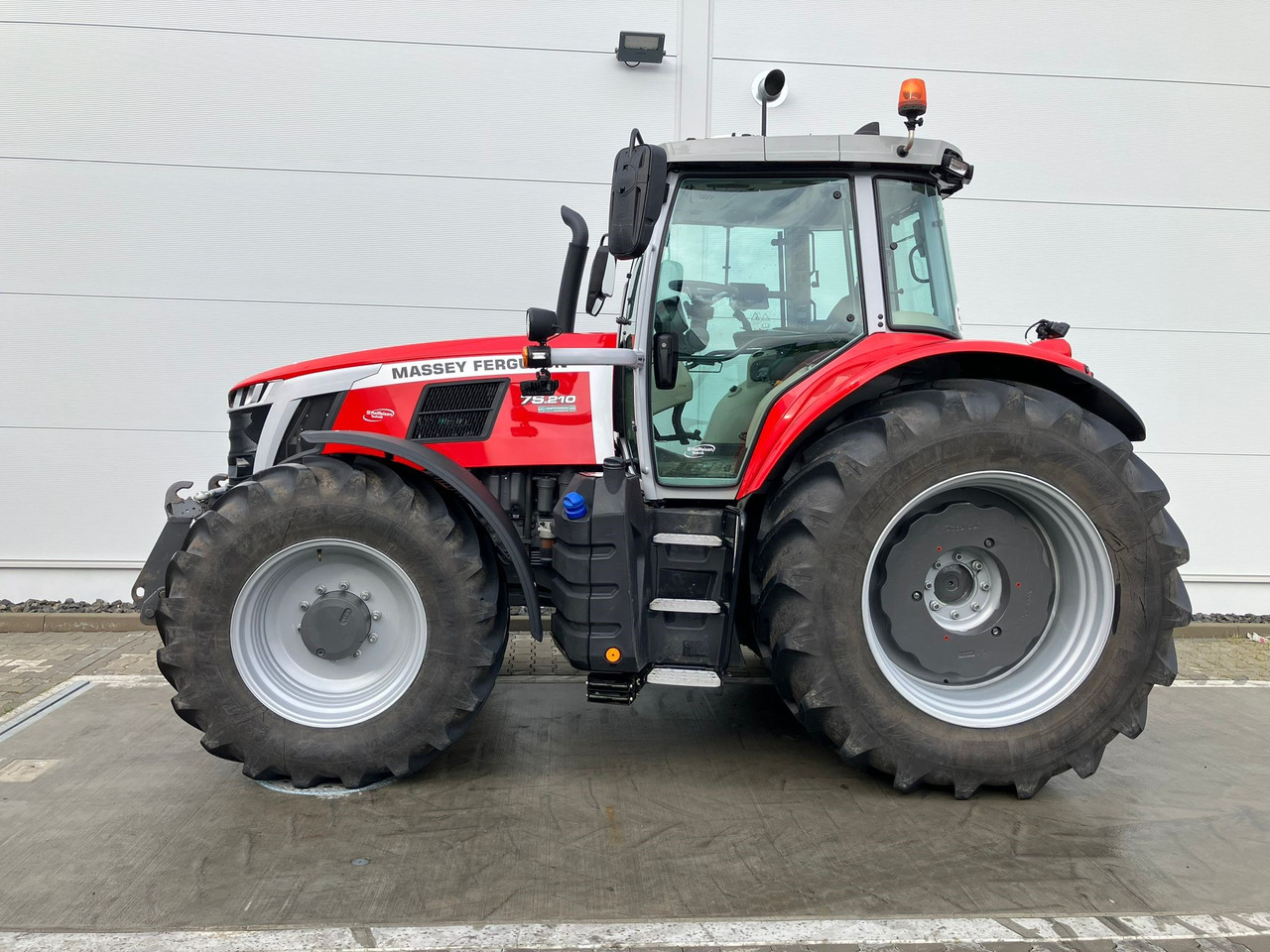 Massey Ferguson 7S.210 Dyna-VT EXCLUSIVE - Farm tractor: picture 1 Massey Ferguson 7S.210 Dyna-VT EXCLUSIVE - Farm tractor: picture 1