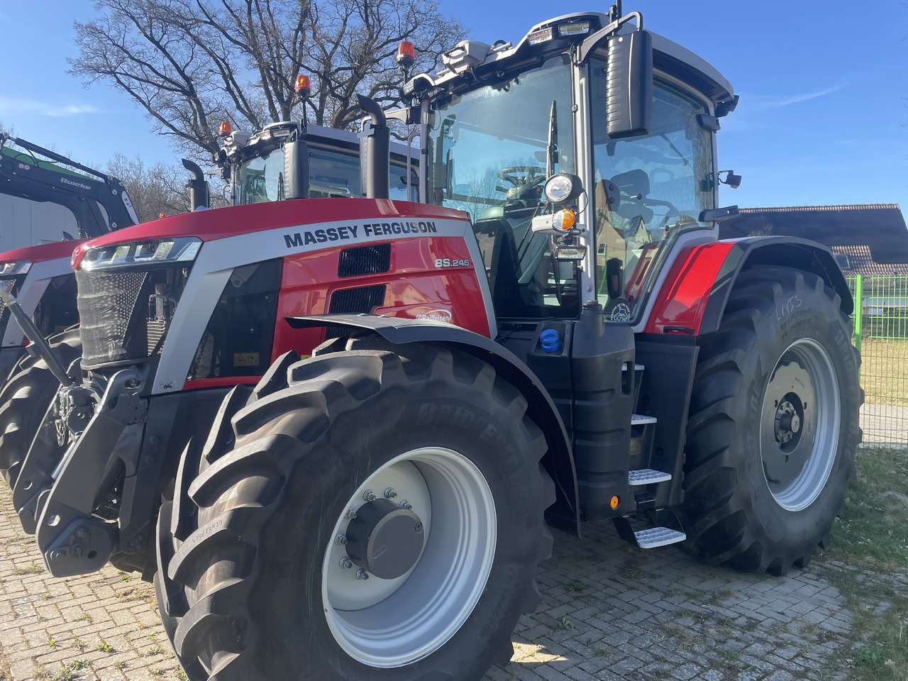 Massey Ferguson 8S.245 Dyna-VT EXCLUSIVE - Farm tractor: picture 1 Massey Ferguson 8S.245 Dyna-VT EXCLUSIVE - Farm tractor: picture 1