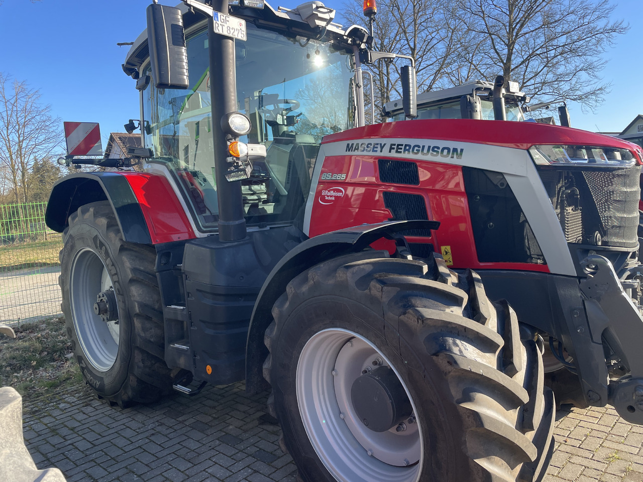 Massey Ferguson 8S.265 Dyna-VT EXCLUSIVE - Farm tractor: picture 1 Massey Ferguson 8S.265 Dyna-VT EXCLUSIVE - Farm tractor: picture 1