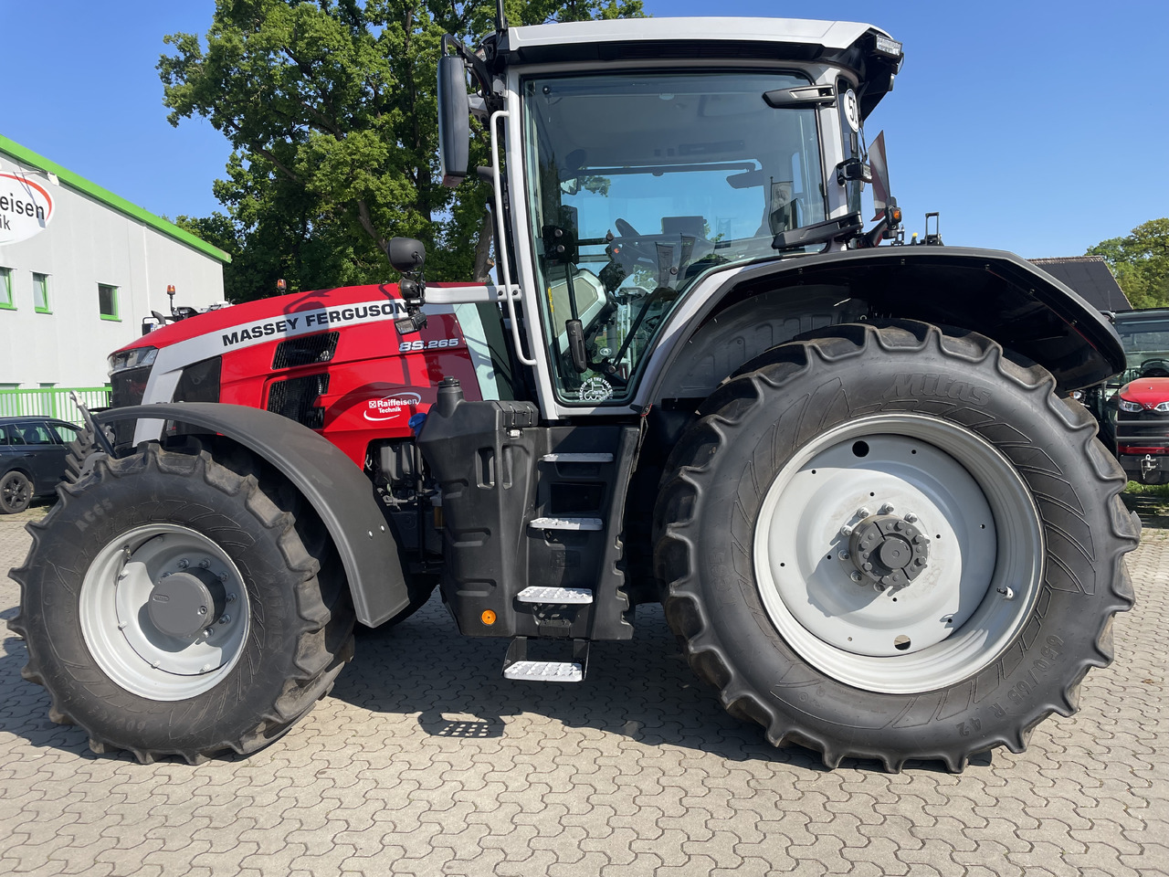 Massey Ferguson 8S.265 Dyna-VT EXCLUSIVE - Farm tractor: picture 1 Massey Ferguson 8S.265 Dyna-VT EXCLUSIVE - Farm tractor: picture 1