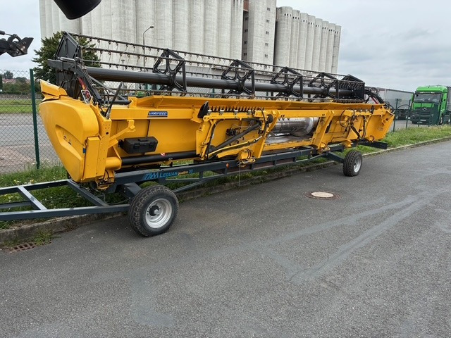 New Holland CR 9090 - Combine harvester: picture 5 New Holland CR 9090 - Combine harvester: picture 5