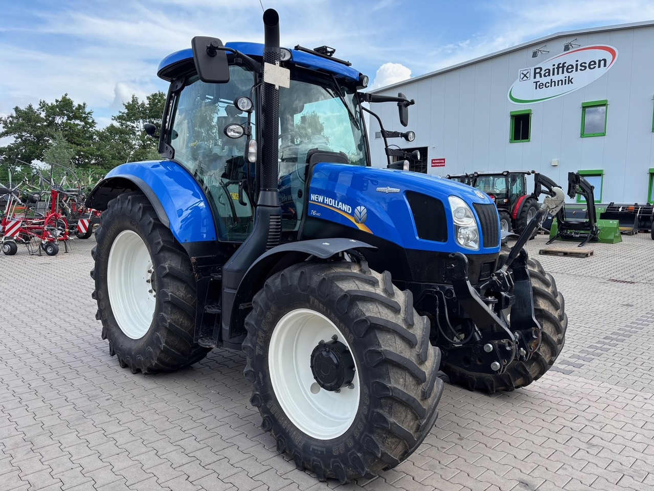 New Holland T6.140 Auto Command - Farm tractor: picture 1 New Holland T6.140 Auto Command - Farm tractor: picture 1