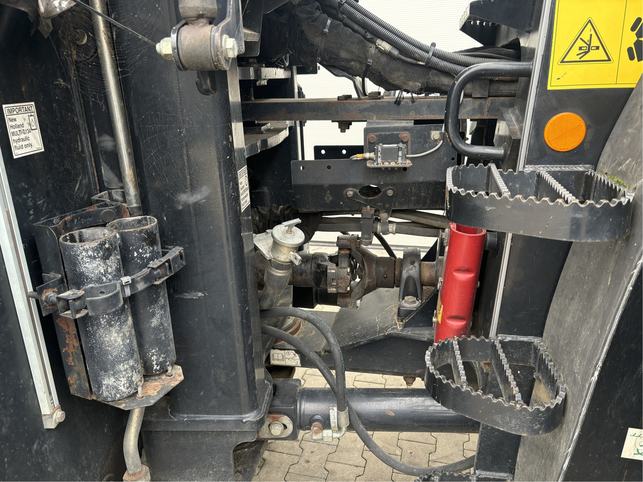 New Holland T9.560 - Farm tractor: picture 4 New Holland T9.560 - Farm tractor: picture 4