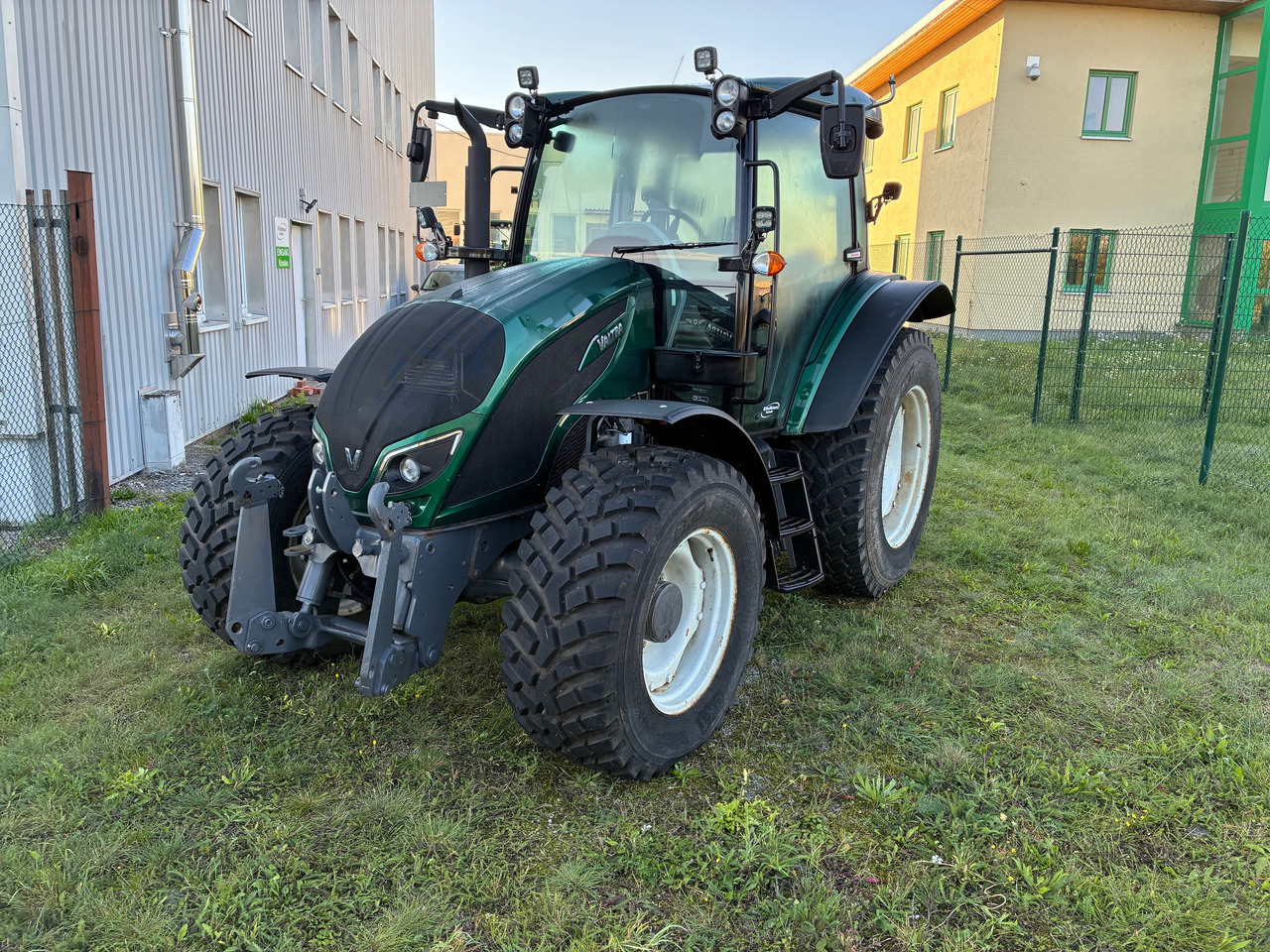 Valtra A114MH4 AC 71.5 - Farm tractor: picture 1 Valtra A114MH4 AC 71.5 - Farm tractor: picture 1