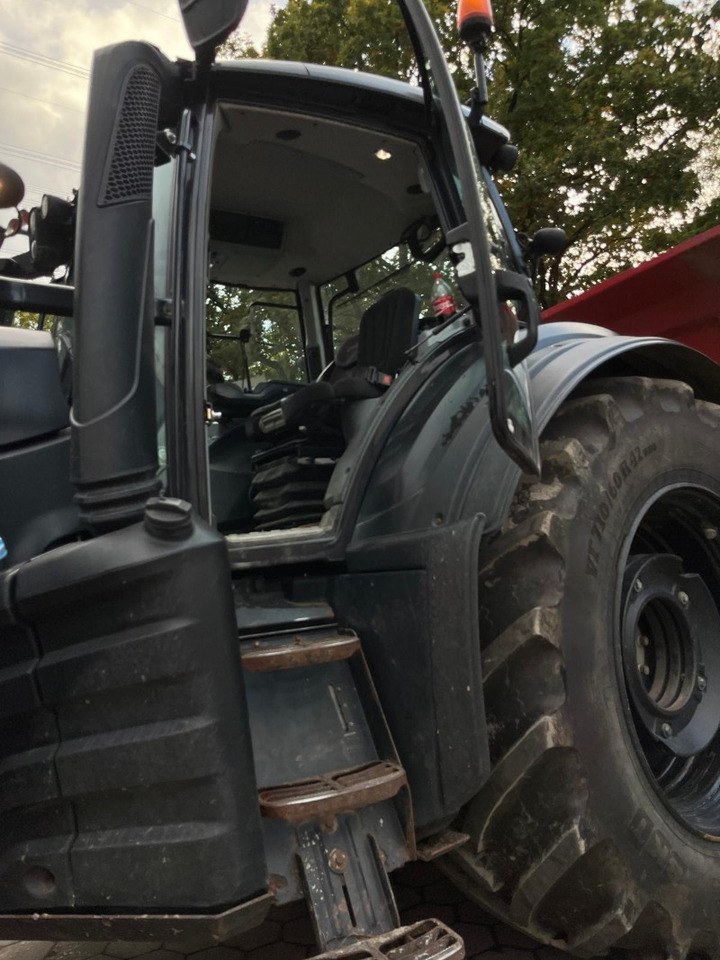 Valtra T214 Direct TwinTrac - Farm tractor: picture 5 Valtra T214 Direct TwinTrac - Farm tractor: picture 5