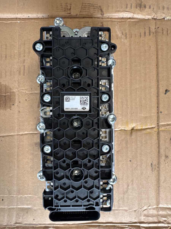 MAN 12TX VALVE BLOCK 81.32550-6018 - Gearbox and parts for Truck: picture 1 MAN 12TX VALVE BLOCK 81.32550-6018 - Gearbox and parts for Truck: picture 1