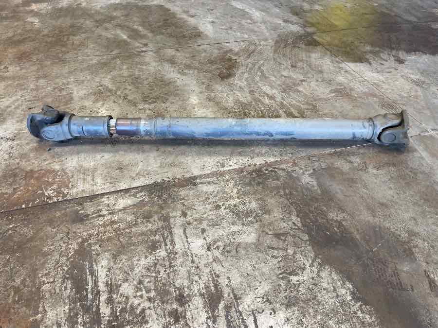 MERCEDES PROPSHAFT 4x4 A6504102002 - Propeller shaft for Truck: picture 1 MERCEDES PROPSHAFT 4x4 A6504102002 - Propeller shaft for Truck: picture 1