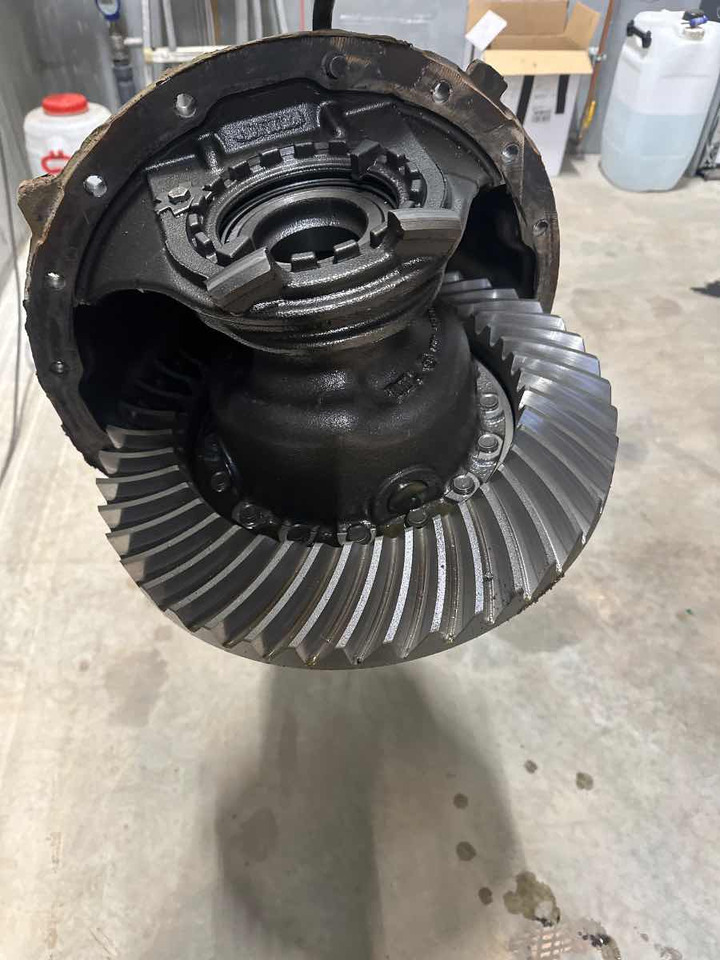 SETRA MERCEDES DIFF HO6 - 43:11 = 3.909 // 746218 - Differential gear for Truck: picture 2 SETRA MERCEDES DIFF HO6 - 43:11 = 3.909 // 746218 - Differential gear for Truck: picture 2