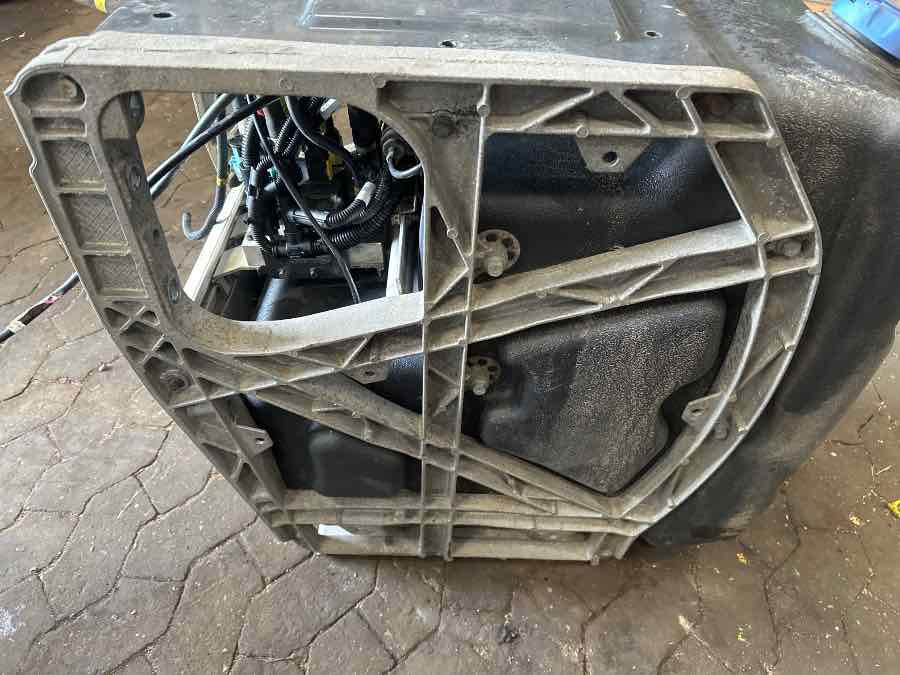 VOLVO ADBLUE TANK COMPLETE WITH PUMP 21645367 - Fuel processing/ Fuel delivery for Truck: picture 2 VOLVO ADBLUE TANK COMPLETE WITH PUMP 21645367 - Fuel processing/ Fuel delivery for Truck: picture 2