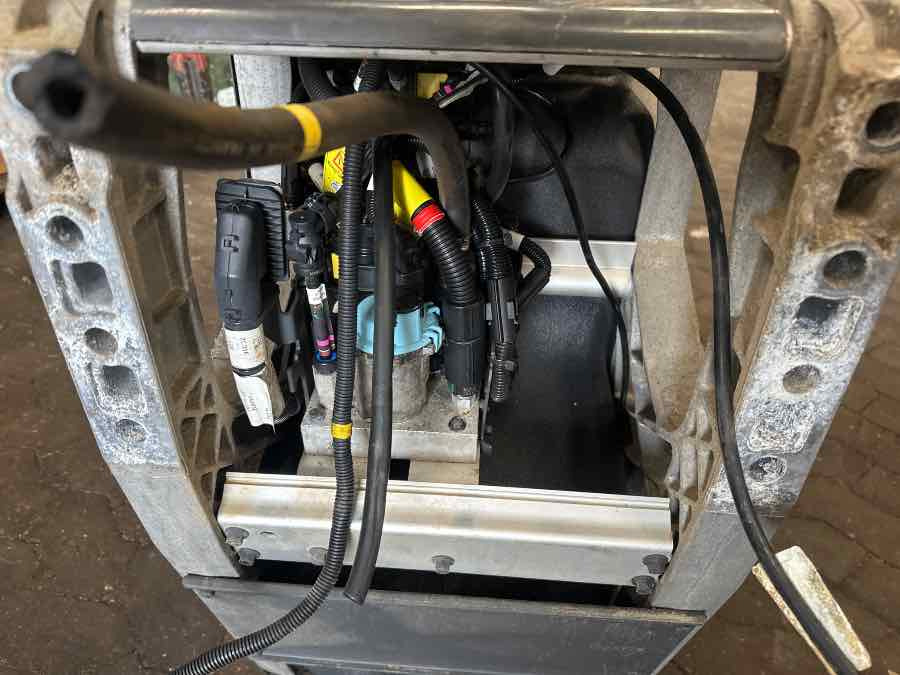VOLVO ADBLUE TANK COMPLETE WITH PUMP 21645367 - Fuel processing/ Fuel delivery for Truck: picture 3 VOLVO ADBLUE TANK COMPLETE WITH PUMP 21645367 - Fuel processing/ Fuel delivery for Truck: picture 3