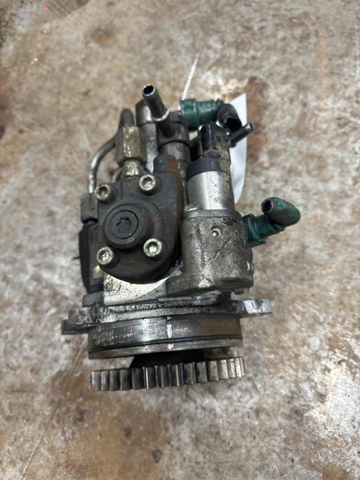 VOLVO FUEL PUMP 22208205 - Fuel processing/ Fuel delivery for Truck: picture 2 VOLVO FUEL PUMP 22208205 - Fuel processing/ Fuel delivery for Truck: picture 2