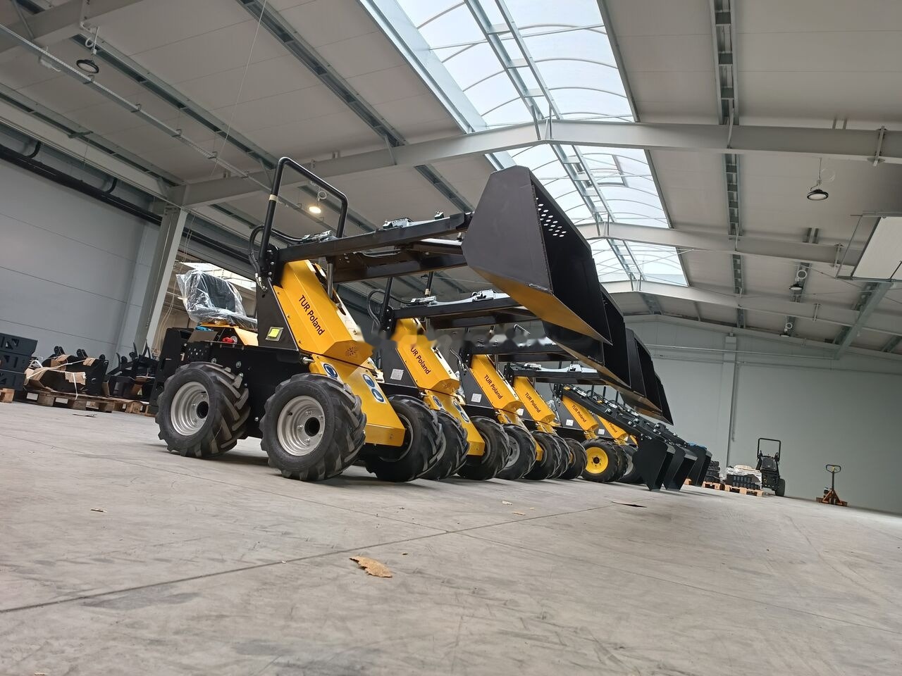 Tur Poland N520 Miniradlader Mini Hoflader Mini Lader - Skid steer loader: picture 4 Tur Poland N520 Miniradlader Mini Hoflader Mini Lader - Skid steer loader: picture 4