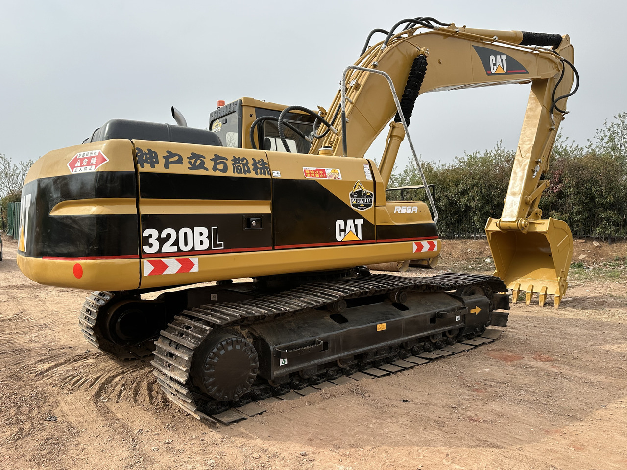 CATERPILLAR 320BL - Crawler excavator: picture 4 CATERPILLAR 320BL - Crawler excavator: picture 4