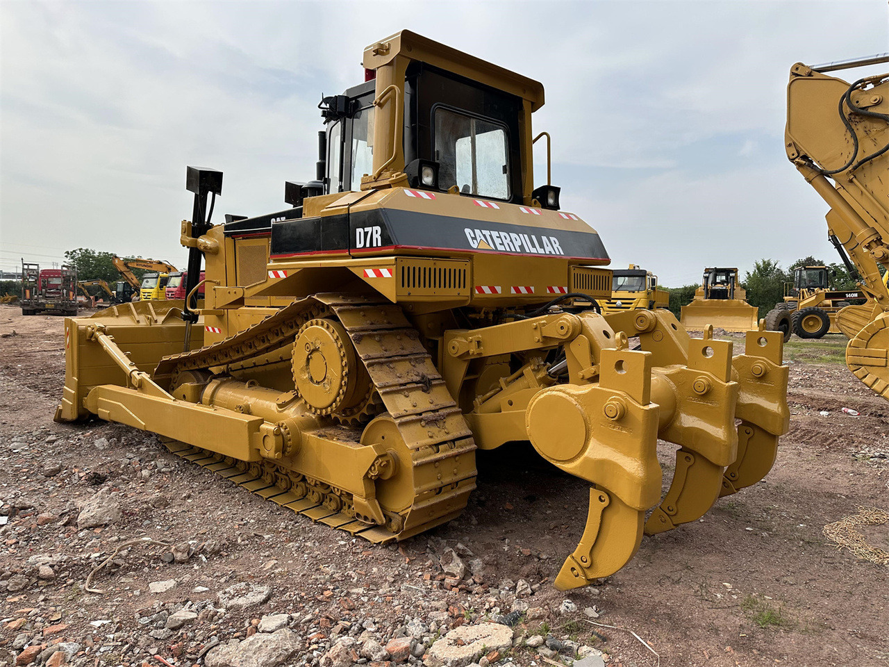 Bulldozer CATERPILLAR D7R: picture 7