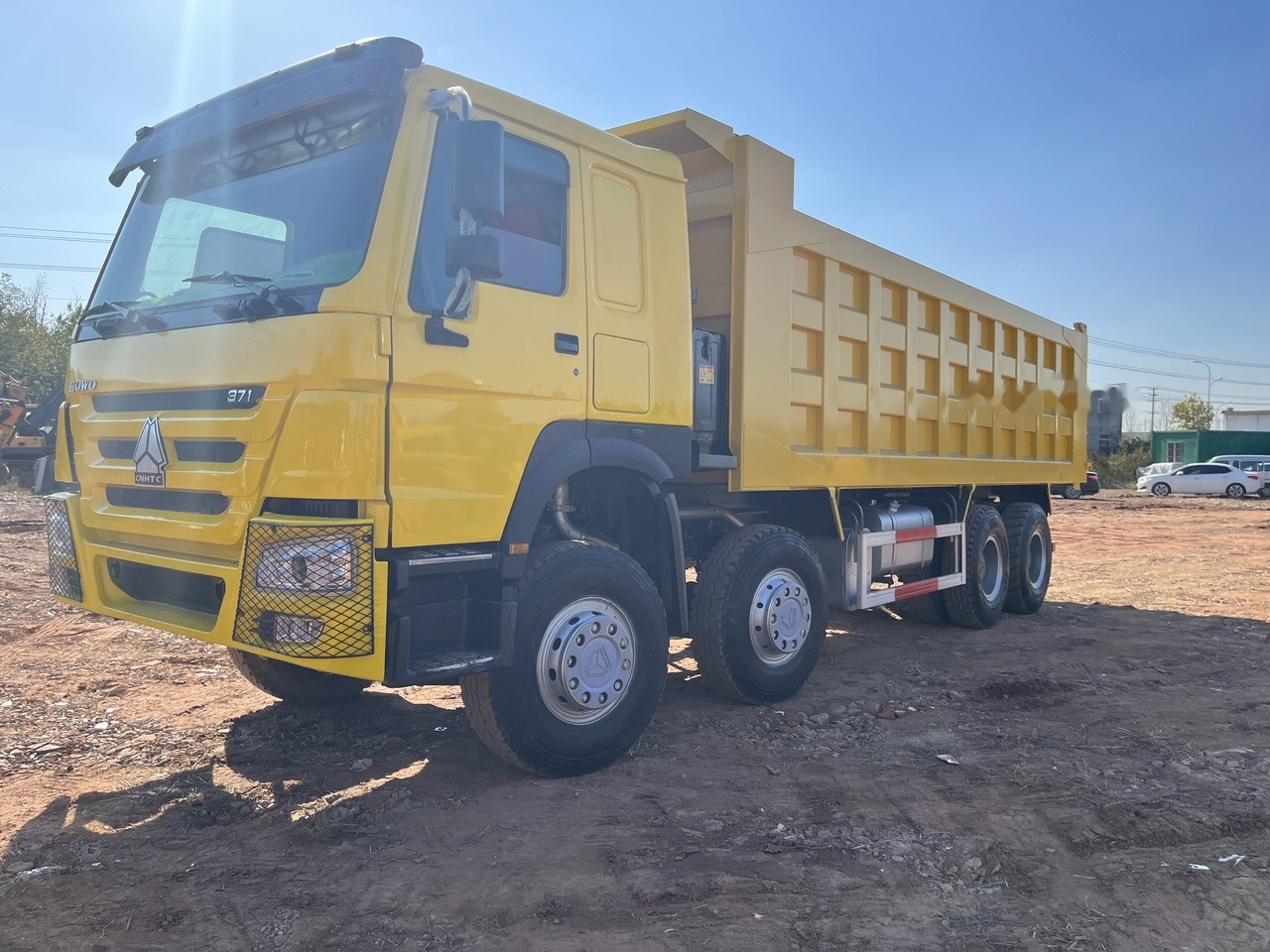 SINOTRUK HOWO 371 Dump Truck 8x4 - Tipper: picture 5 SINOTRUK HOWO 371 Dump Truck 8x4 - Tipper: picture 5