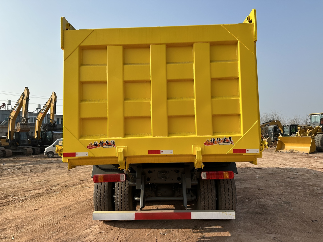 Lease a SINOTRUK Howo Dump truck 371 SINOTRUK Howo Dump truck 371: picture 7