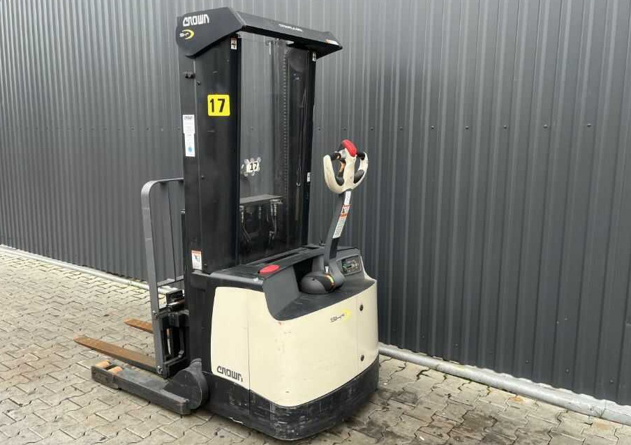 Crown SHR5520-1.13 - Stacker: picture 3 Crown SHR5520-1.13 - Stacker: picture 3