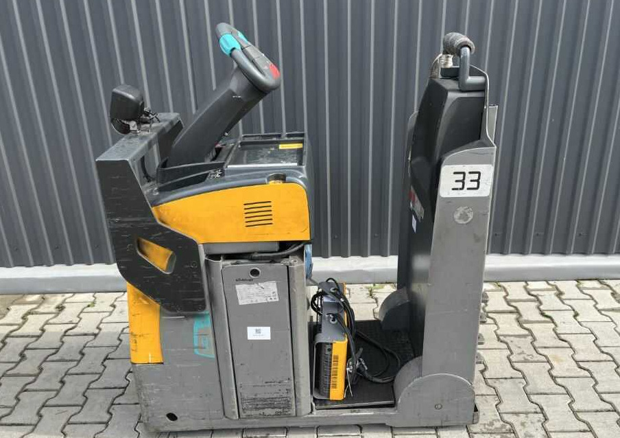 Jungheinrich EZS130 - Tow tractor: picture 2 Jungheinrich EZS130 - Tow tractor: picture 2
