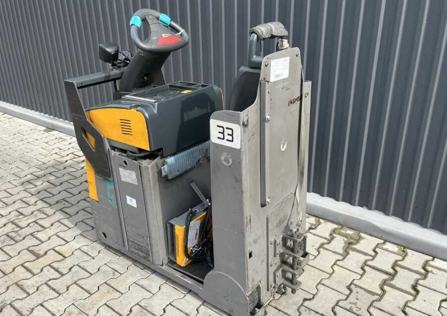 Jungheinrich EZS130 - Tow tractor: picture 3 Jungheinrich EZS130 - Tow tractor: picture 3