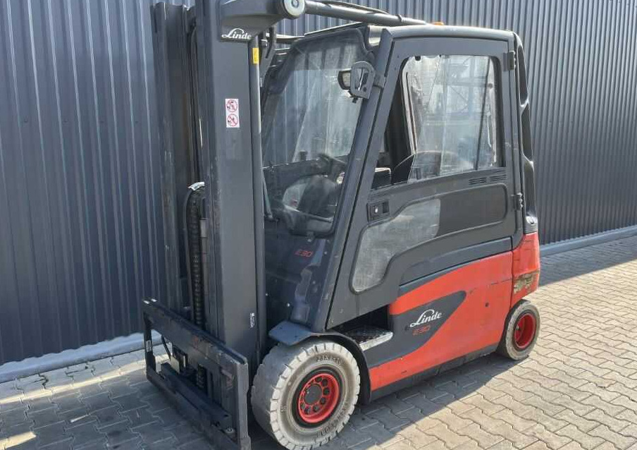 Linde E30L-01 - Electric forklift: picture 1 Linde E30L-01 - Electric forklift: picture 1