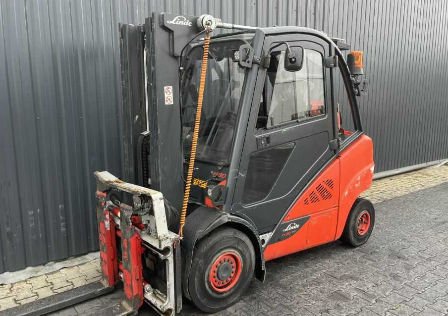 Linde H30T-02 - LPG forklift: picture 1 Linde H30T-02 - LPG forklift: picture 1