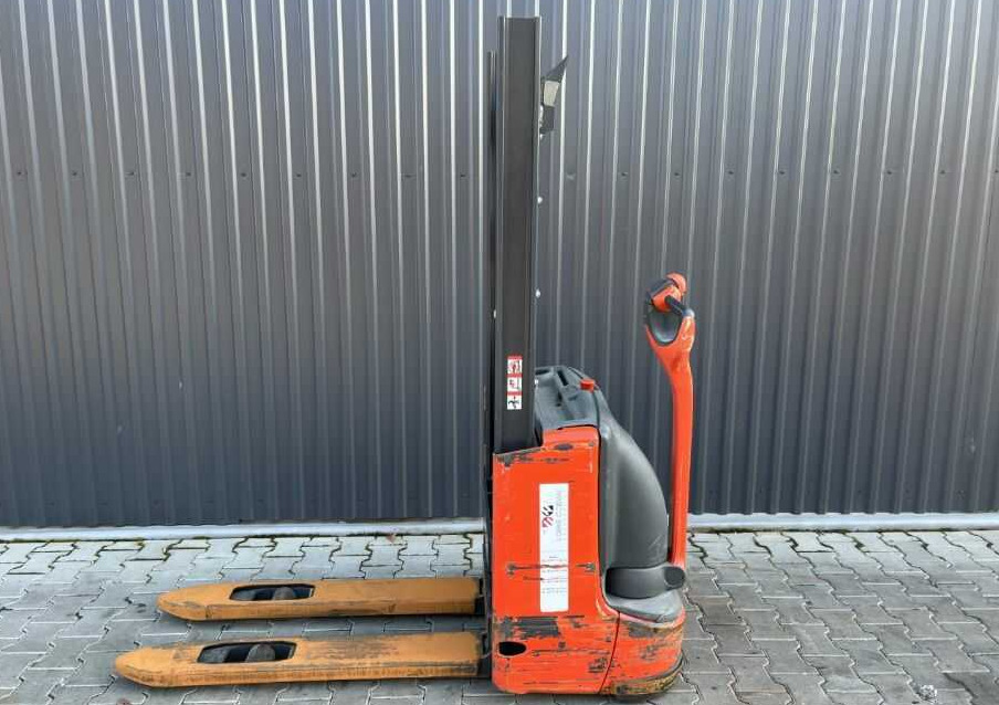 Linde L10B - Stacker: picture 5 Linde L10B - Stacker: picture 5