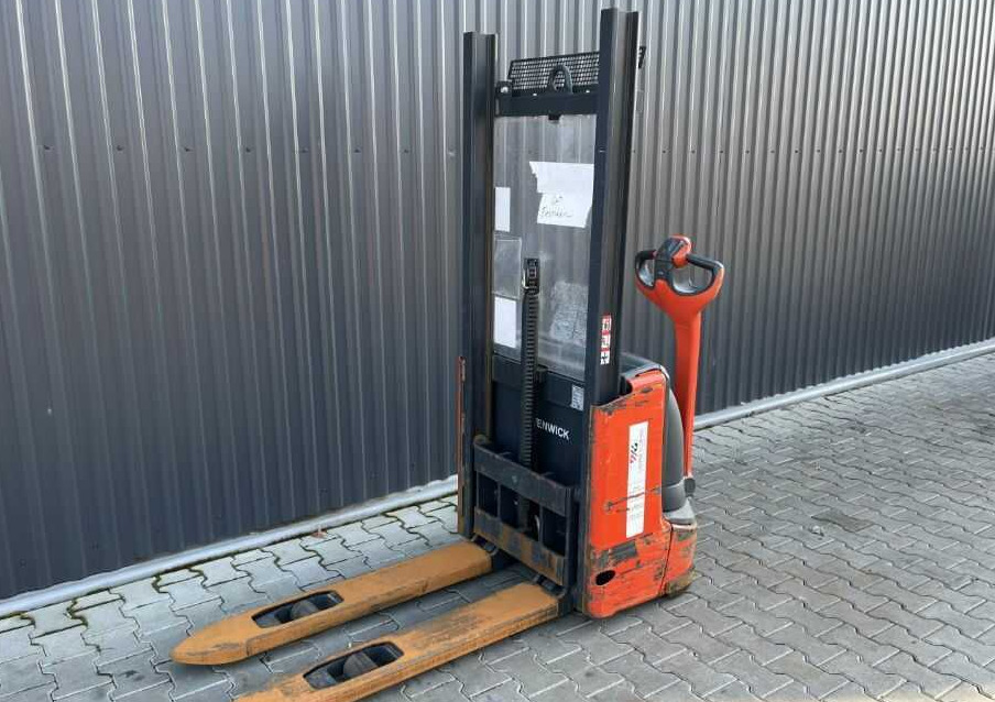 Linde L10B - Stacker: picture 3 Linde L10B - Stacker: picture 3