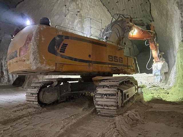 Liebherr R956HD - Crawler excavator: picture 1 Liebherr R956HD - Crawler excavator: picture 1