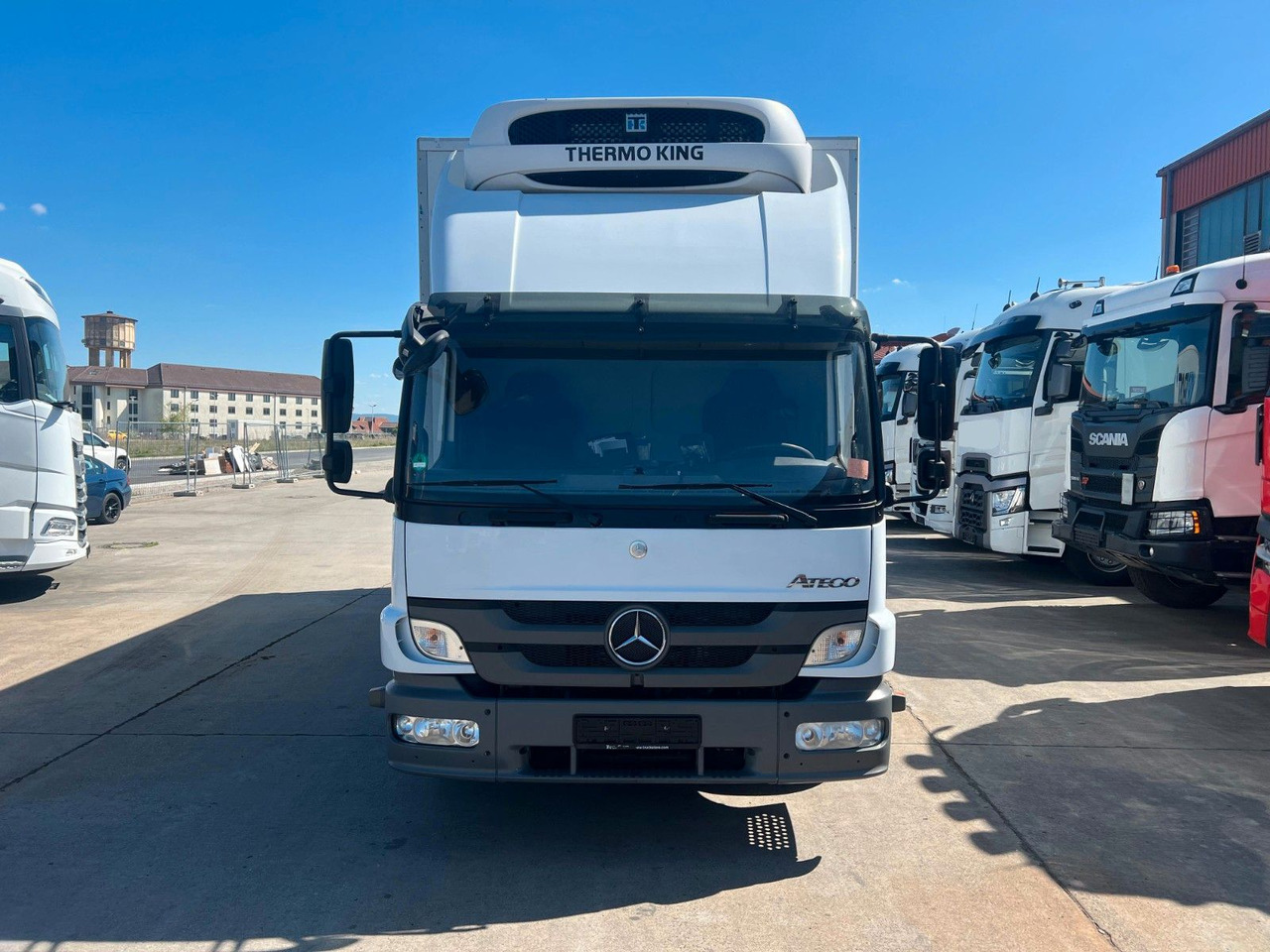 Mercedes-Benz Atego 1224 * KLIMA * THERMO KING * BÄR 1,5t * - Refrigerator truck: picture 2 Mercedes-Benz Atego 1224 * KLIMA * THERMO KING * BÄR 1,5t * - Refrigerator truck: picture 2