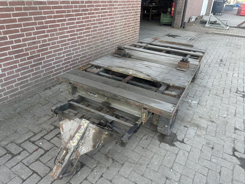 Onbekend - Material handling equipment: picture 4 Onbekend - Material handling equipment: picture 4