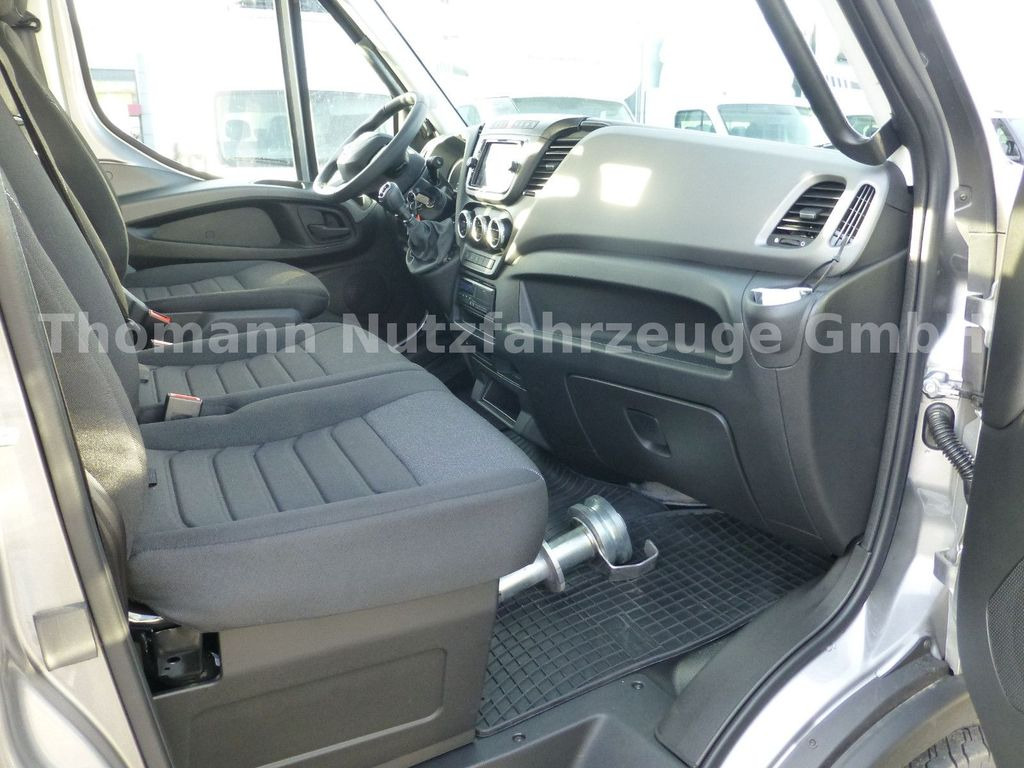 New Tow truck, Van Iveco DAILY 70C18 DoKa Schiebeplateau Luftfed Navi: picture 23