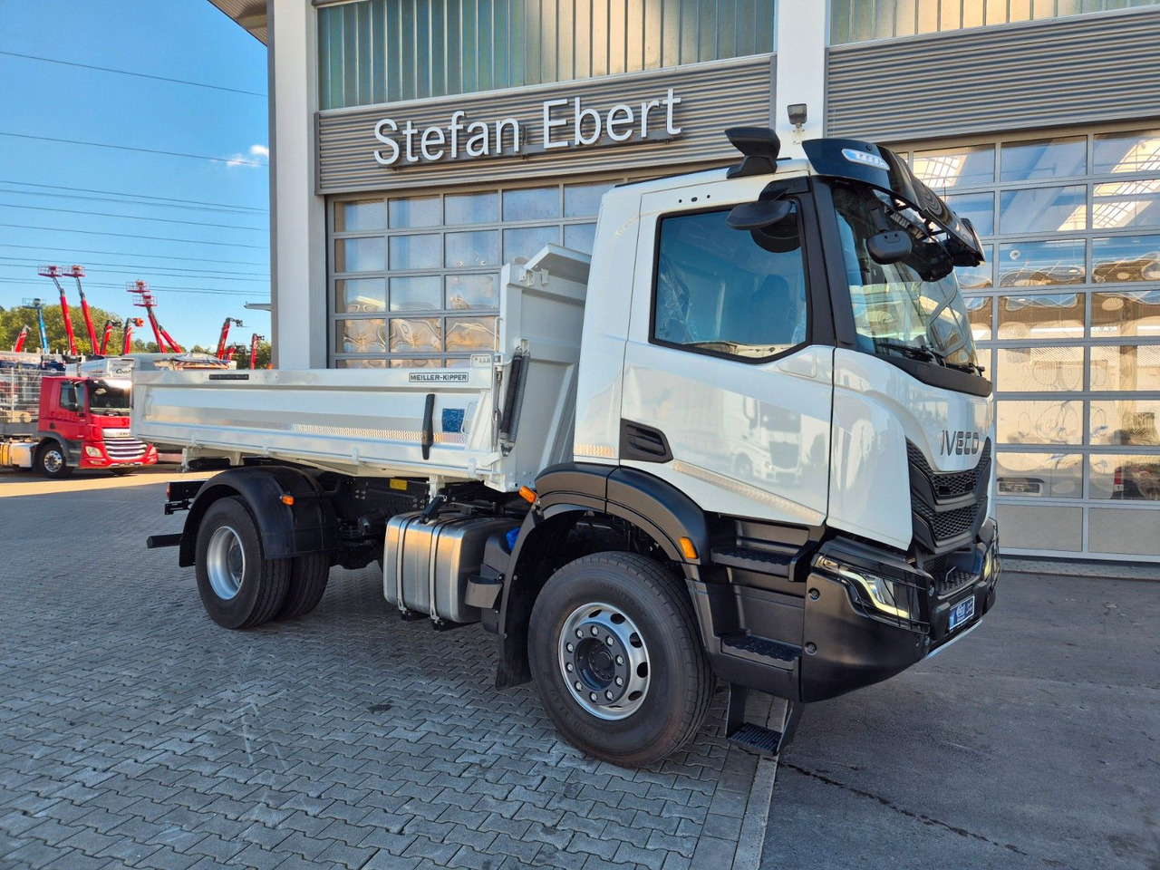 Iveco AD200X46 HR OFF Meiller 3-S.-Kipper *MirrorCam* - Tipper: picture 5 Iveco AD200X46 HR OFF Meiller 3-S.-Kipper *MirrorCam* - Tipper: picture 5