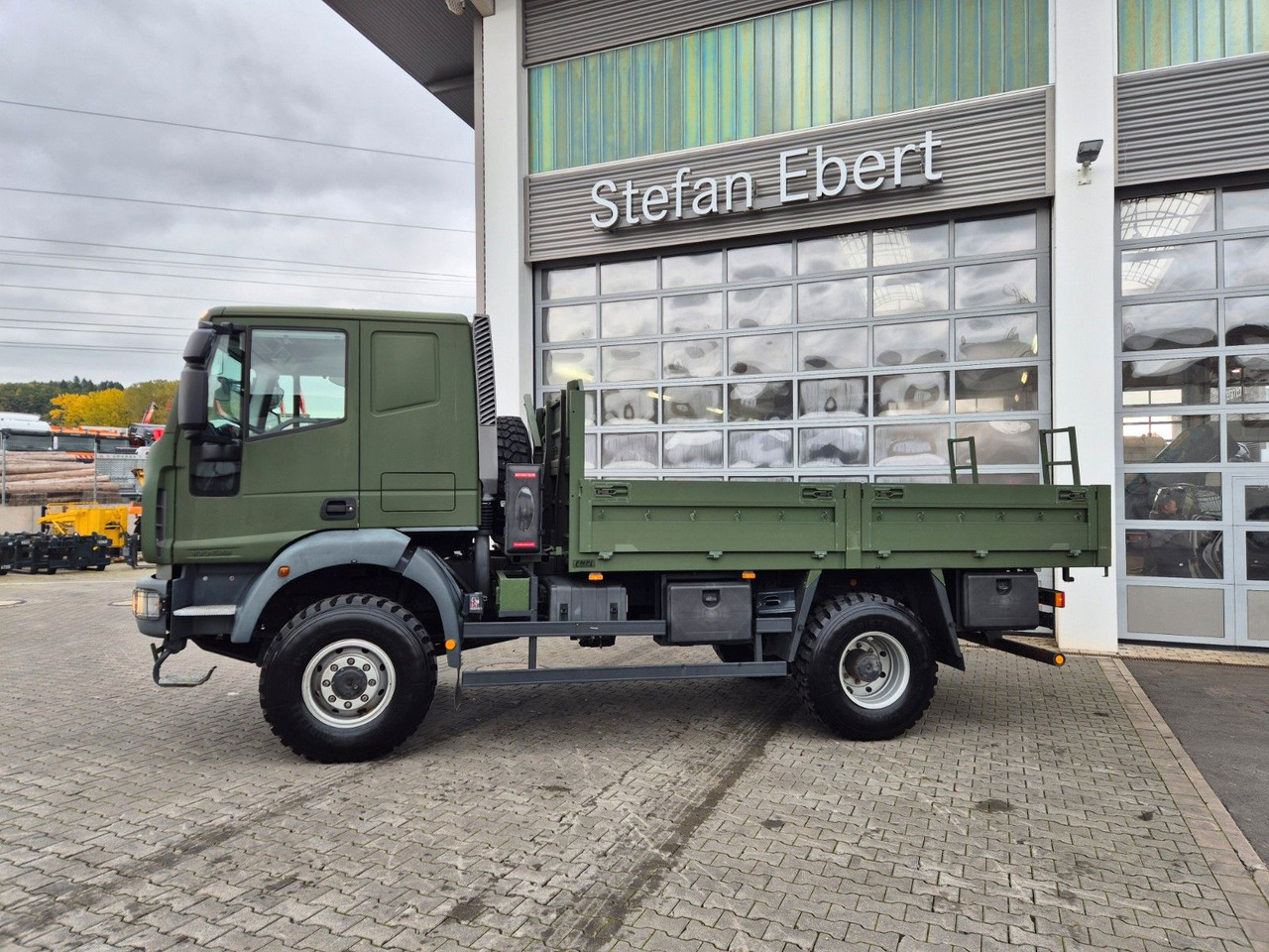 Iveco Eurocargo ML100E22WM-BW 4x4 Pritsche L-Haus Bett - Dropside/ Flatbed truck: picture 5 Iveco Eurocargo ML100E22WM-BW 4x4 Pritsche L-Haus Bett - Dropside/ Flatbed truck: picture 5
