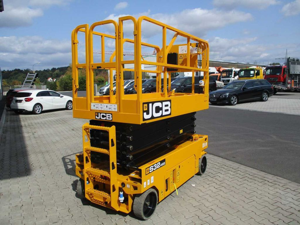 JCB S3246E Scherenbühne // 12m Arbeitshöhe - Scissor lift: picture 4 JCB S3246E Scherenbühne // 12m Arbeitshöhe - Scissor lift: picture 4