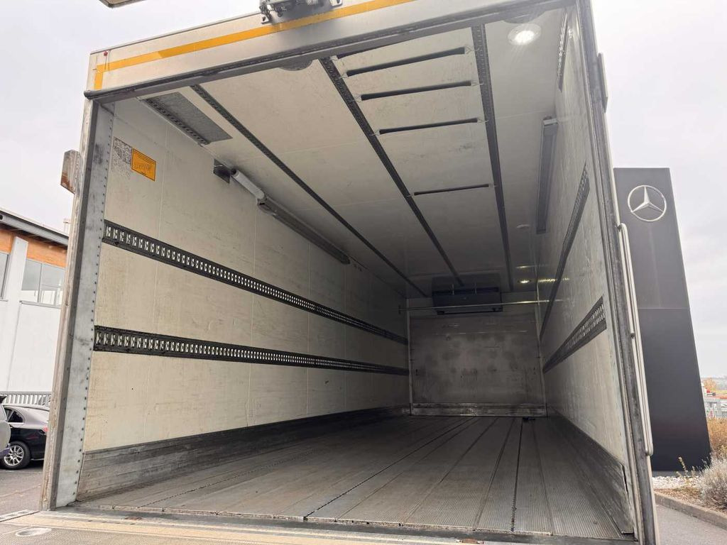 Refrigerator truck MAN TGS 26.440 6x2-2 LL Carrier LBW Lift-+Lenkachse: picture 7 Refrigerator truck MAN TGS 26.440 6x2-2 LL Carrier LBW Lift-+Lenkachse: picture 7