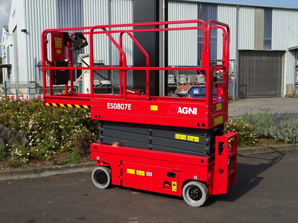 Magni ES0807E Scherenbühne // 7.8m Arbeitshöhe - Scissor lift: picture 4 Magni ES0807E Scherenbühne // 7.8m Arbeitshöhe - Scissor lift: picture 4