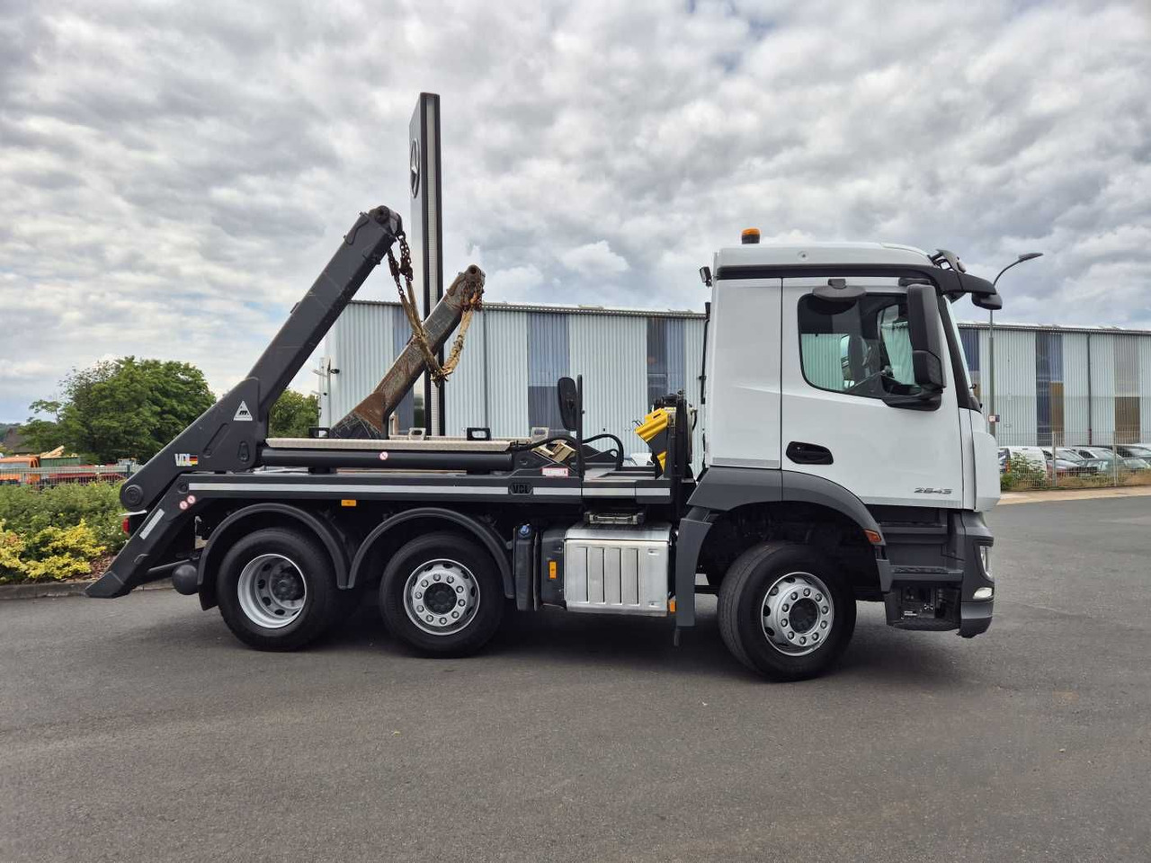 Mercedes-Benz Arocs 2643 L 6x2/4 VDL AHK Funk Vorlaufachse - Tipper: picture 5 Mercedes-Benz Arocs 2643 L 6x2/4 VDL AHK Funk Vorlaufachse - Tipper: picture 5