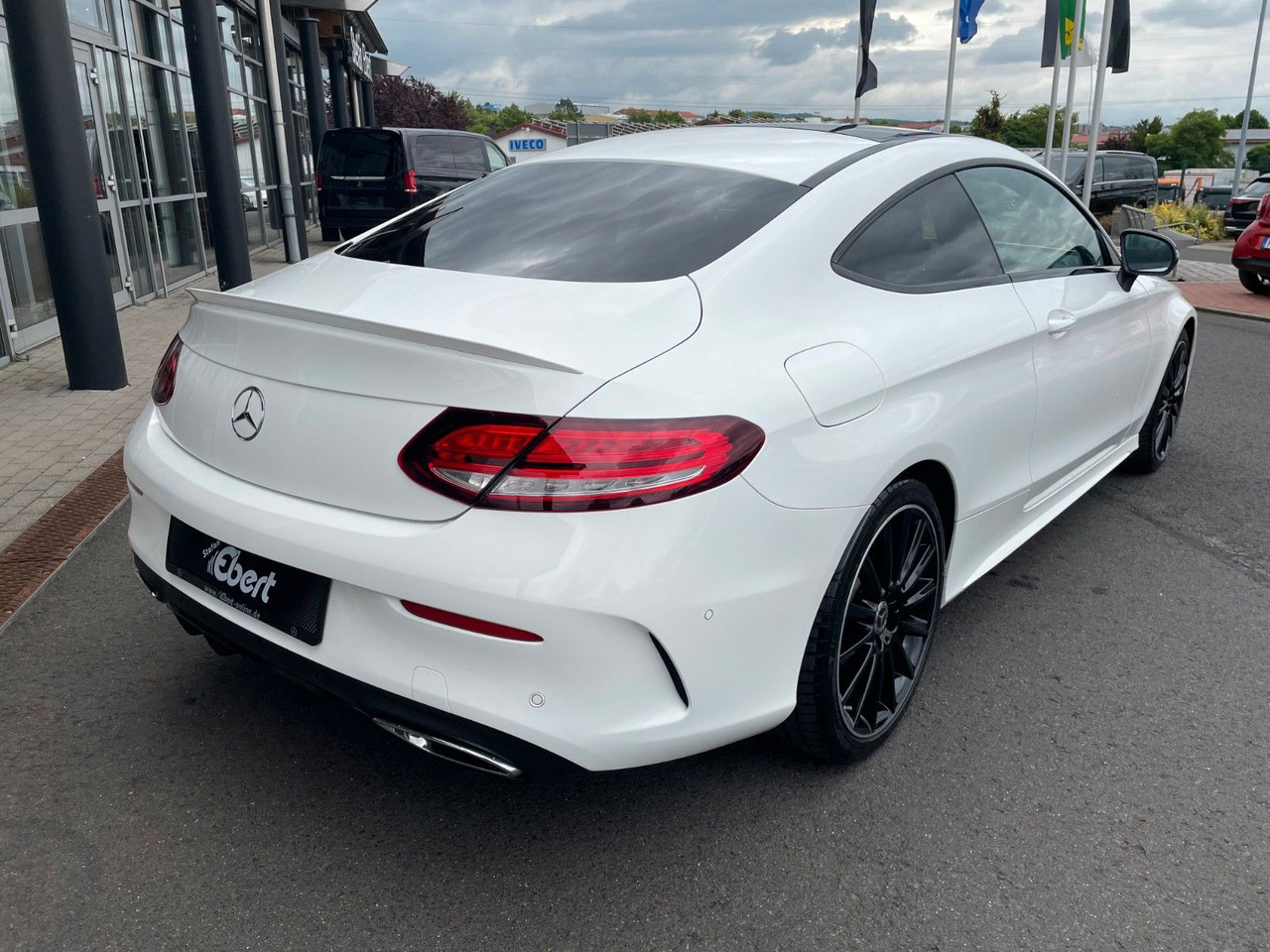 Mercedes-Benz C 220 d Coupe AMG+Pano+R-Kamera+Night+Carplay - Coupe: picture 4 Mercedes-Benz C 220 d Coupe AMG+Pano+R-Kamera+Night+Carplay - Coupe: picture 4
