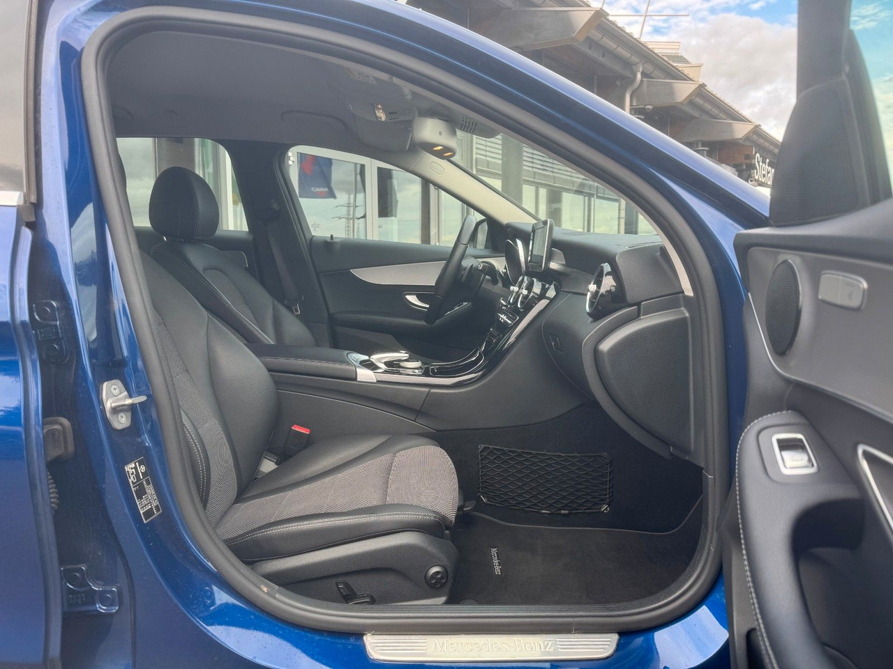 Station wagon Mercedes-Benz C 300 T Avantgarde+Ambiente+LED+IHC+SpiegelP: picture 6