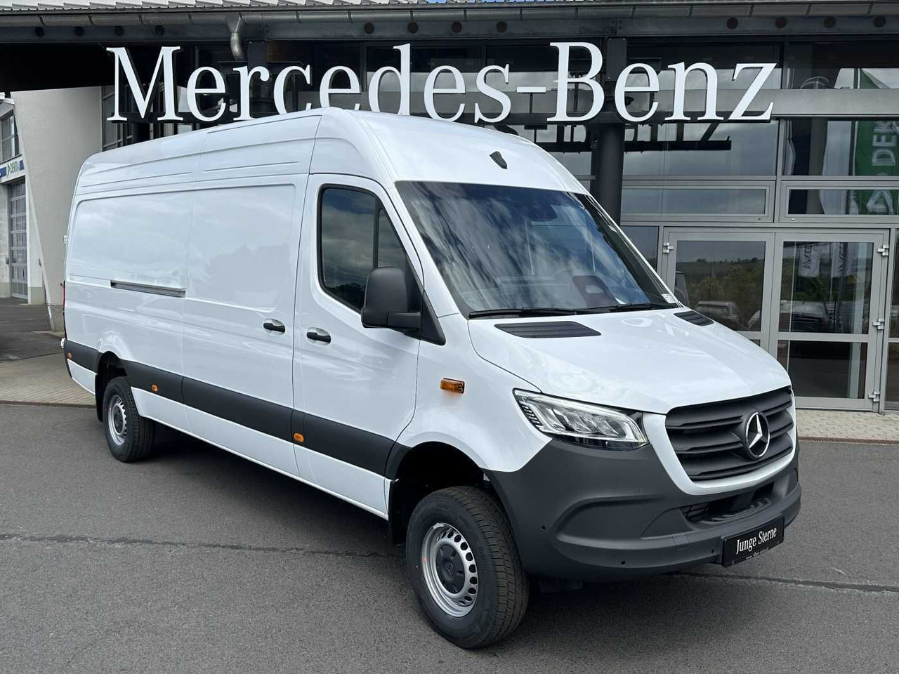 Mercedes-Benz Sprinter 319 CDI 4x4 4325 Kamera LED SHZ MBUX - Panel van: picture 1 Mercedes-Benz Sprinter 319 CDI 4x4 4325 Kamera LED SHZ MBUX - Panel van: picture 1